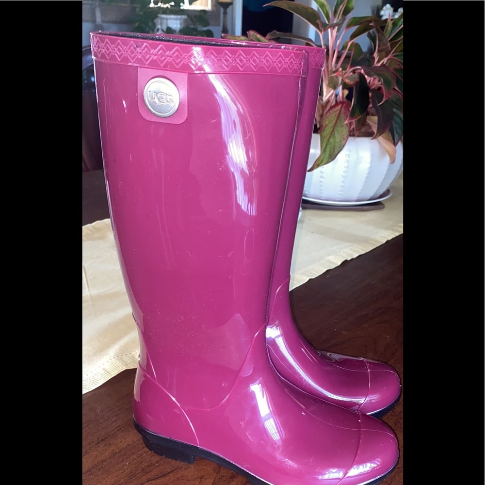 Ugg Shaye Rainboots - Size 5